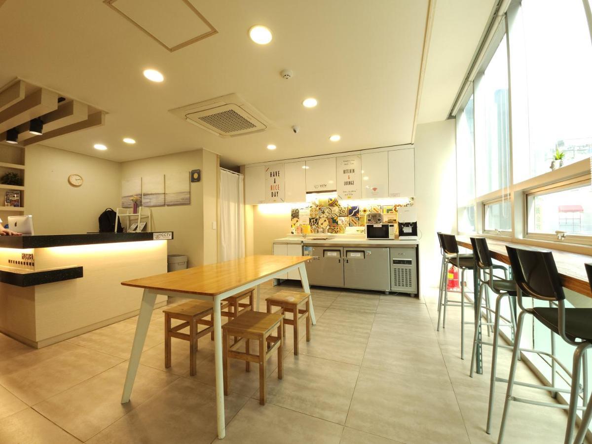 Oyo Hostel Myeongdong 1 Seul Exterior foto